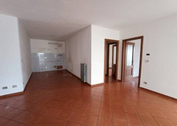 Stanza non arredata - Four-room apartment piazza Santa Maria Maggiore, Mondovì - photo 2