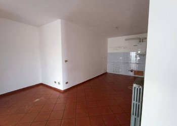 Stanza non arredata - Four-room apartment piazza Santa Maria Maggiore, Mondovì - photo 13