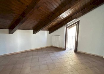 Stanza non arredata - Four-room apartment piazza Santa Maria Maggiore, Mondovì - photo 8