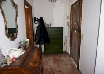 Ingresso - Quadrilocale via Generale Manfredo Fanti, 28, Genova (zona Sampierdarena) - foto 3