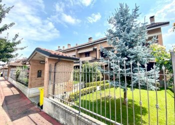 Facciata - Villa a Schiera via Luigi Calabresi, 41, Venaria Reale - foto 36