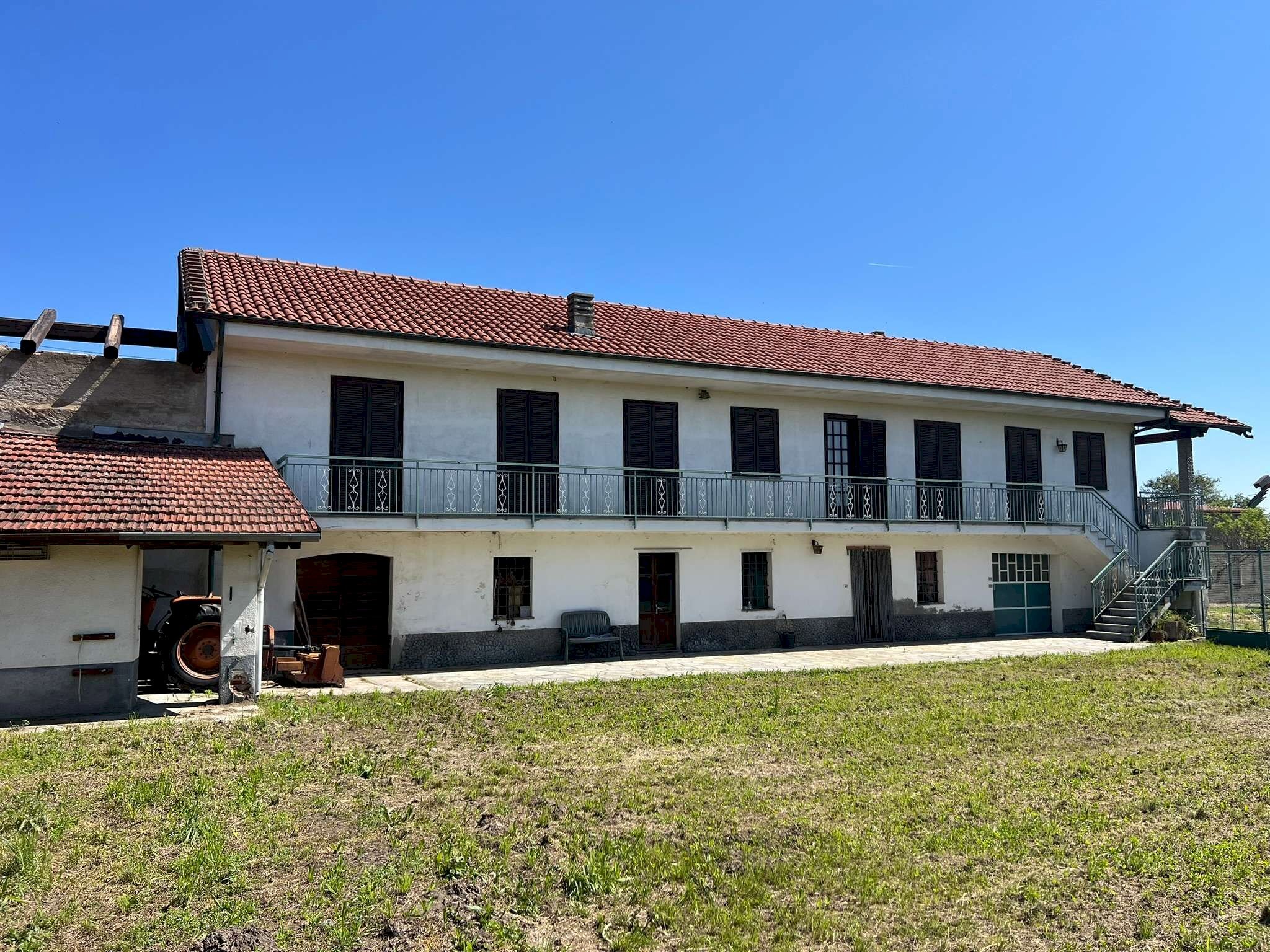 img_8747 - Farmhouse via Rivoira, 7, Campiglione Fenile - photo 1