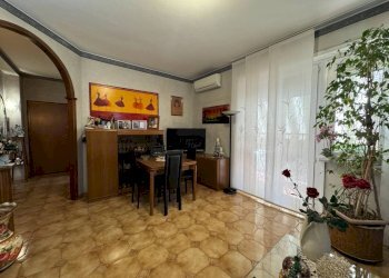 Salone - Three-room apartment Torino - photo 7