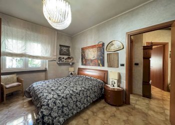 Camera da letto - Three-room apartment Torino - photo 23