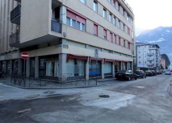 Shop Via Monte Vodice 18, Aosta - photo 1