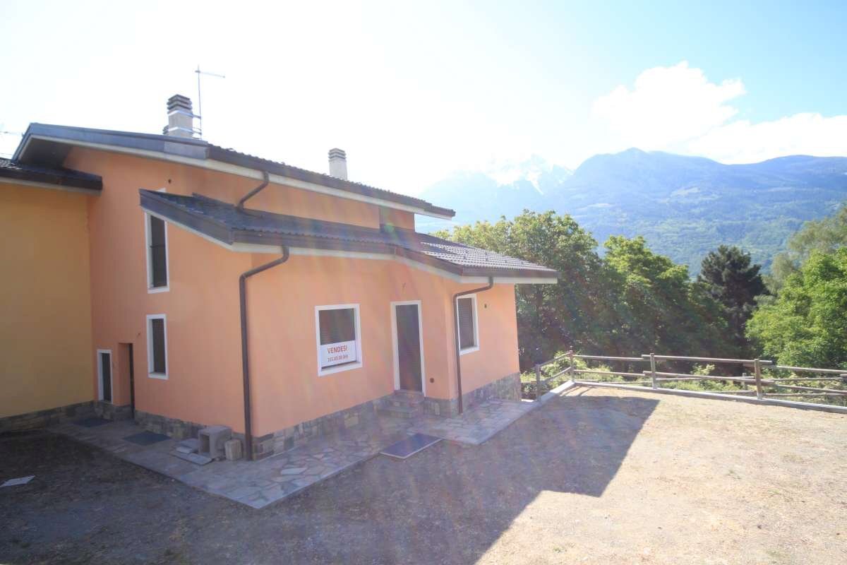 Portion of a house Regione Busseyaz, Aosta - photo 3