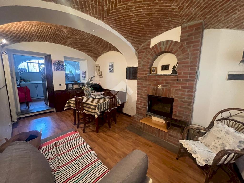 Casa semi indipendente Piazza Martiri della Libertà, Banchette - foto 2