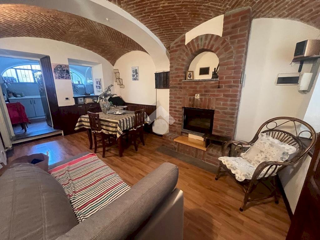 Casa semi indipendente Piazza Martiri della Libertà, Banchette - foto 3