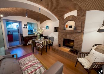 Casa semi indipendente Piazza Martiri della Libertà, Banchette - foto 1