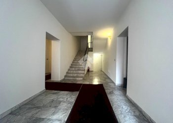 One-room apartment Via Alessandro Volta, Sanremo - photo 25