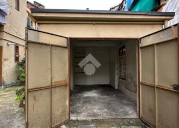 Box Corso Casale, Torino (zona Madonna del Pilone) - foto 2