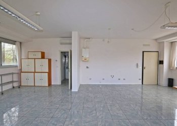 Interno non residenziale - Ufficio via Serrabella, 3, Pianoro - foto 6