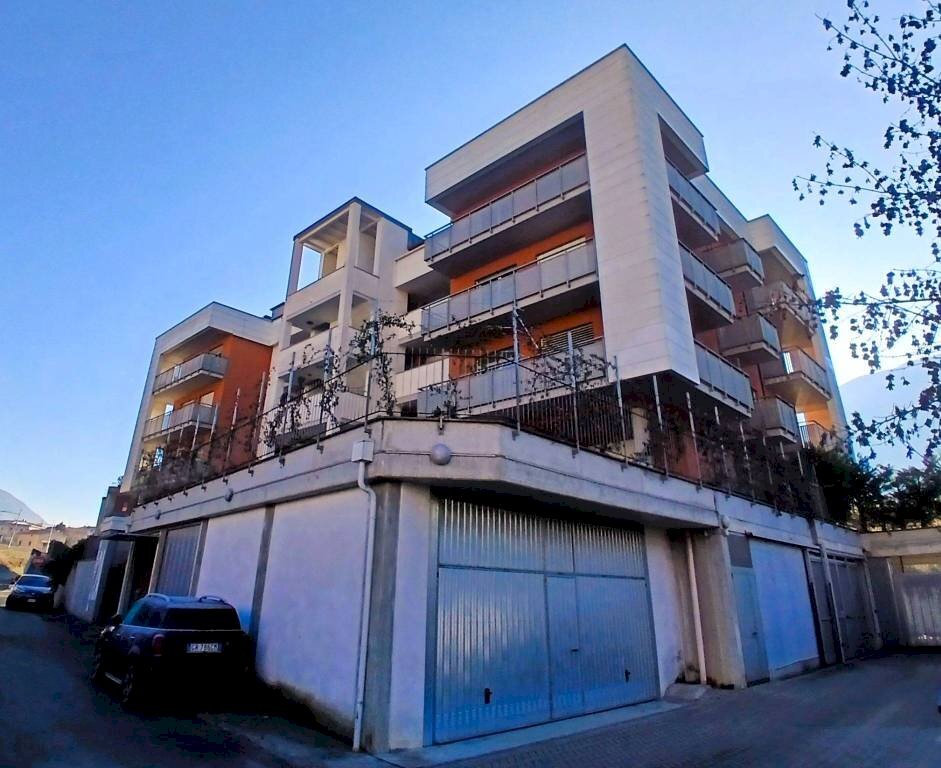 Facciata - Bilocale via Ventina, 2B, Sondrio - foto 2