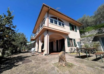 Facciata - Attico Località San Pier di Canne Case Sparse, Chiavari - foto 1