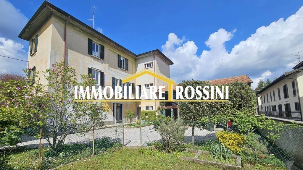 Facciata - Casa indipendente via C. Bernasconi, 26, Malnate - foto 1