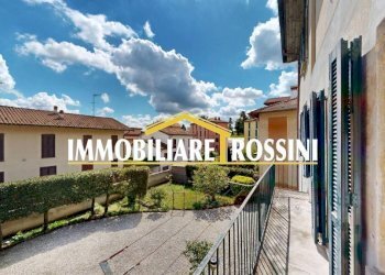 Cortile interno - Casa indipendente via C. Bernasconi, 26, Malnate - foto 2