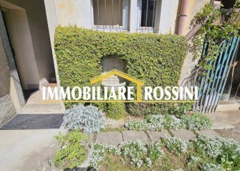 Giardino - Casa indipendente via C. Bernasconi, 26, Malnate - foto 3