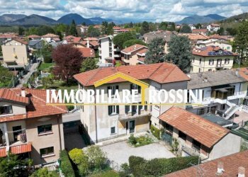 Facciata - Casa indipendente via C. Bernasconi, 26, Malnate - foto 16