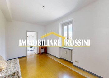 Stanza arredata - Casa indipendente via C. Bernasconi, 26, Malnate - foto 22