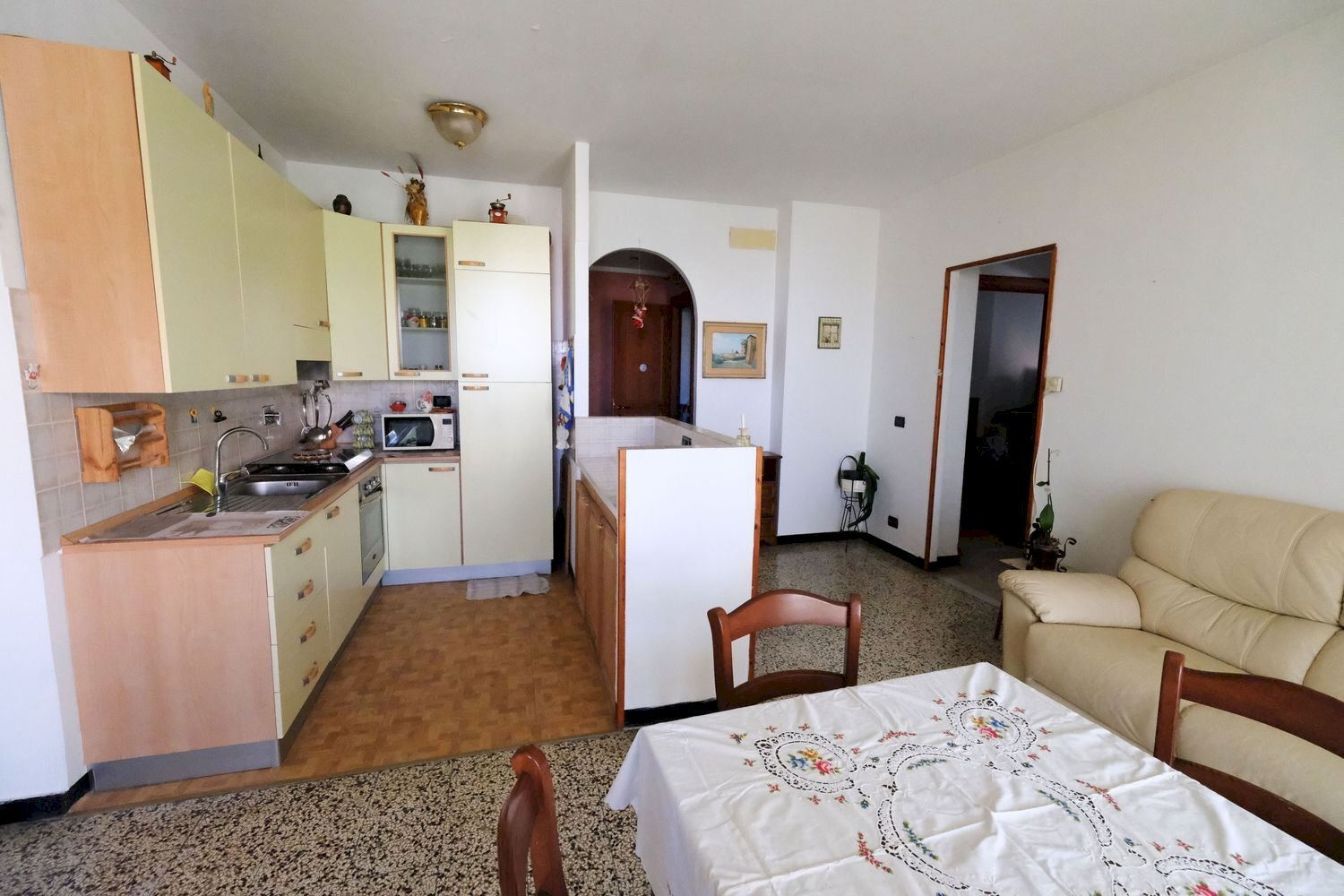 Three-room apartment via Cravasco, Genova (neighborhood Prà) - photo 3