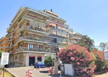 Apartment via della pineta sacchetti, Roma (neighborhood Pineta Sacchetti) - photo 1