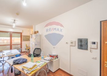 Ufficio Via Biagio Petrocelli, Roma (zona Romanina) - foto 6