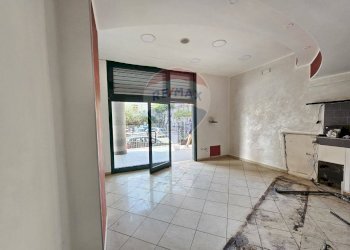 Locale Commerciale Piazza Onofrio coppola, Salerno - foto 2