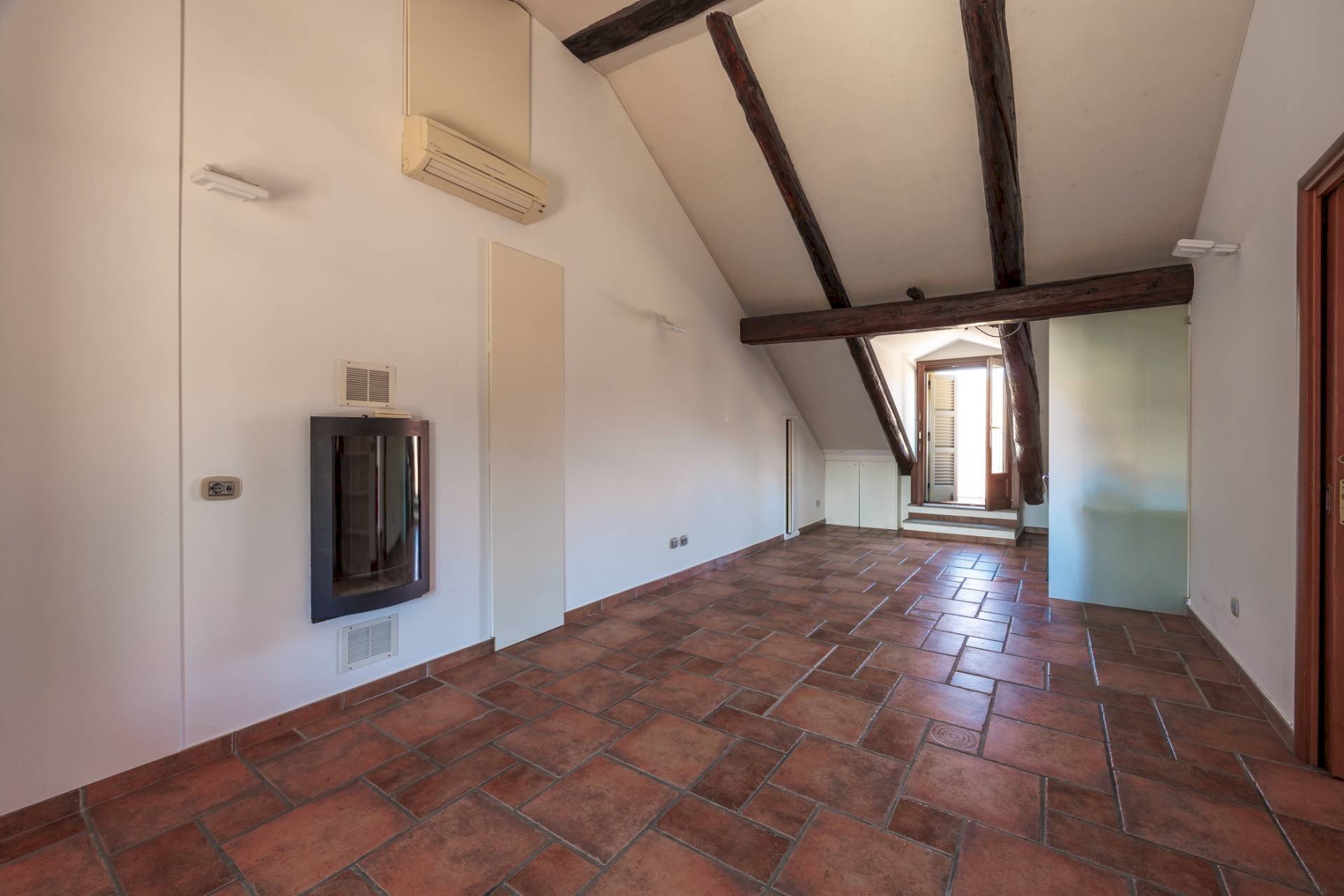 Four-room apartment Via Giuseppe Parini, Torino (neighborhood Centro) - photo 3