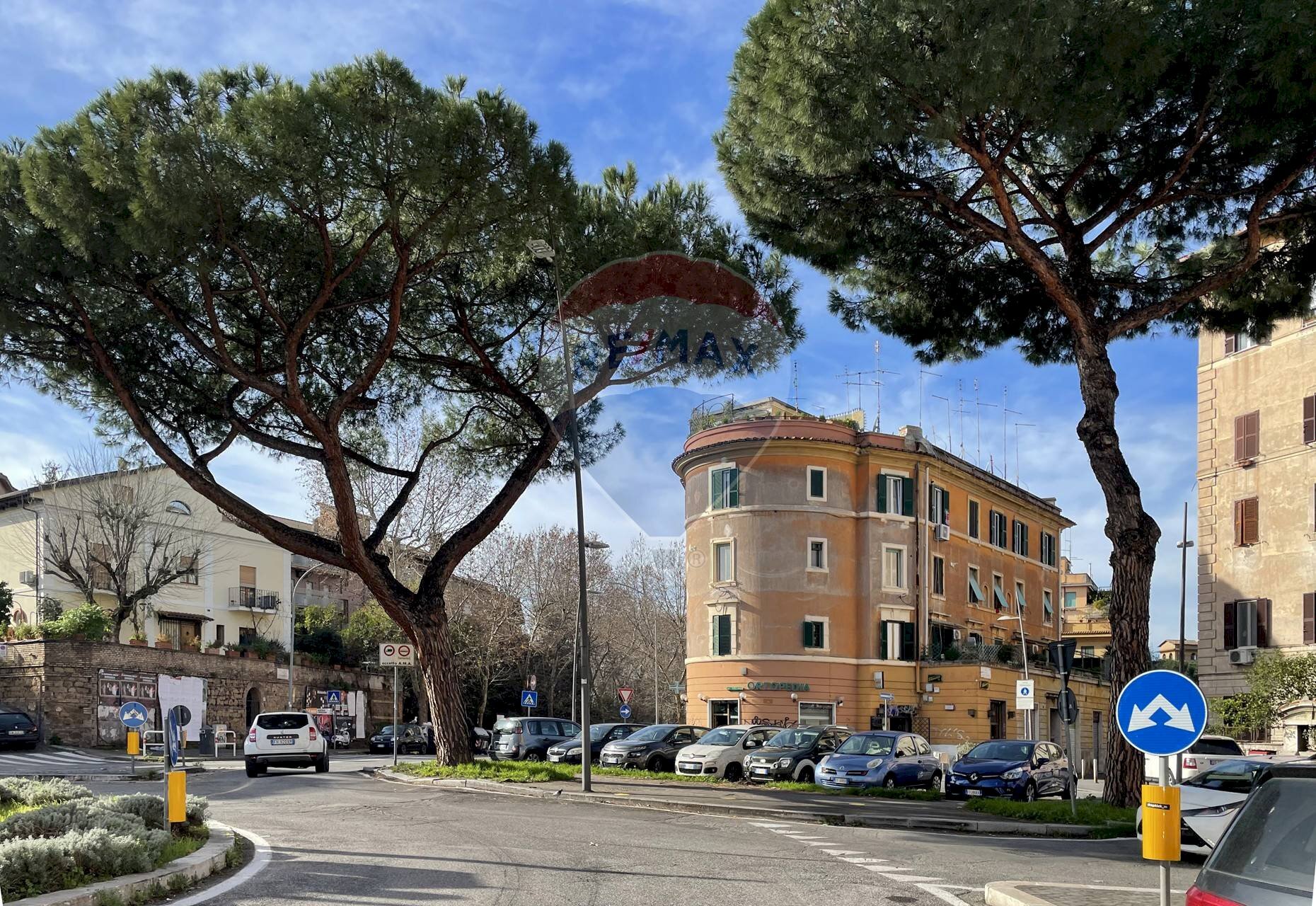 Shop via giovannipoli, Roma (neighborhood Garbatella) - photo 1