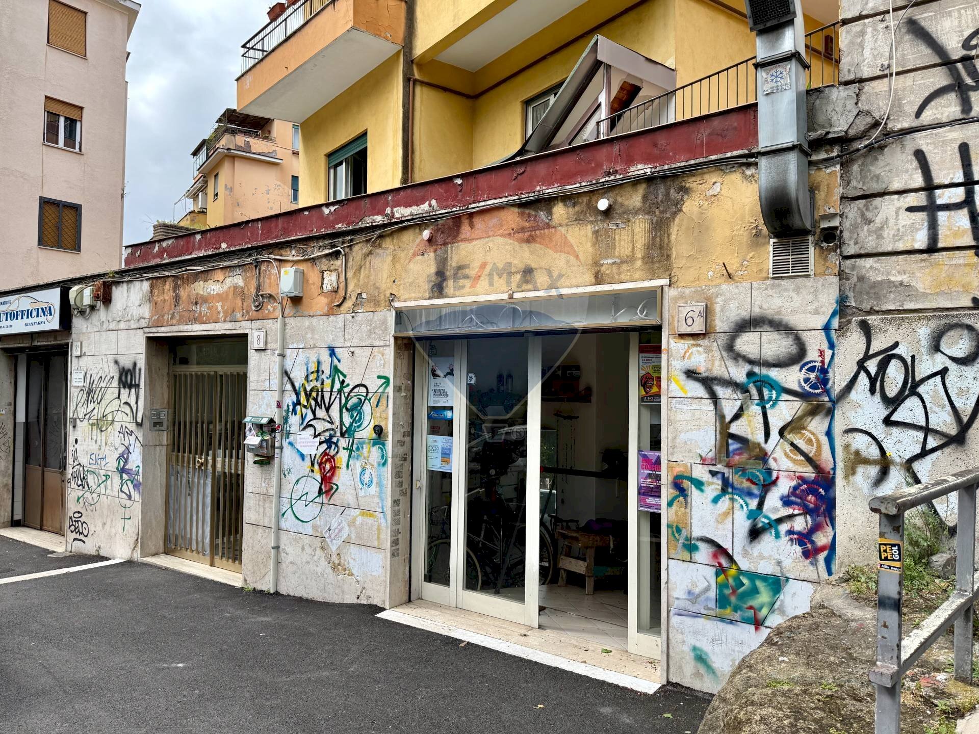 Shop via giovannipoli, Roma (neighborhood Garbatella) - photo 3