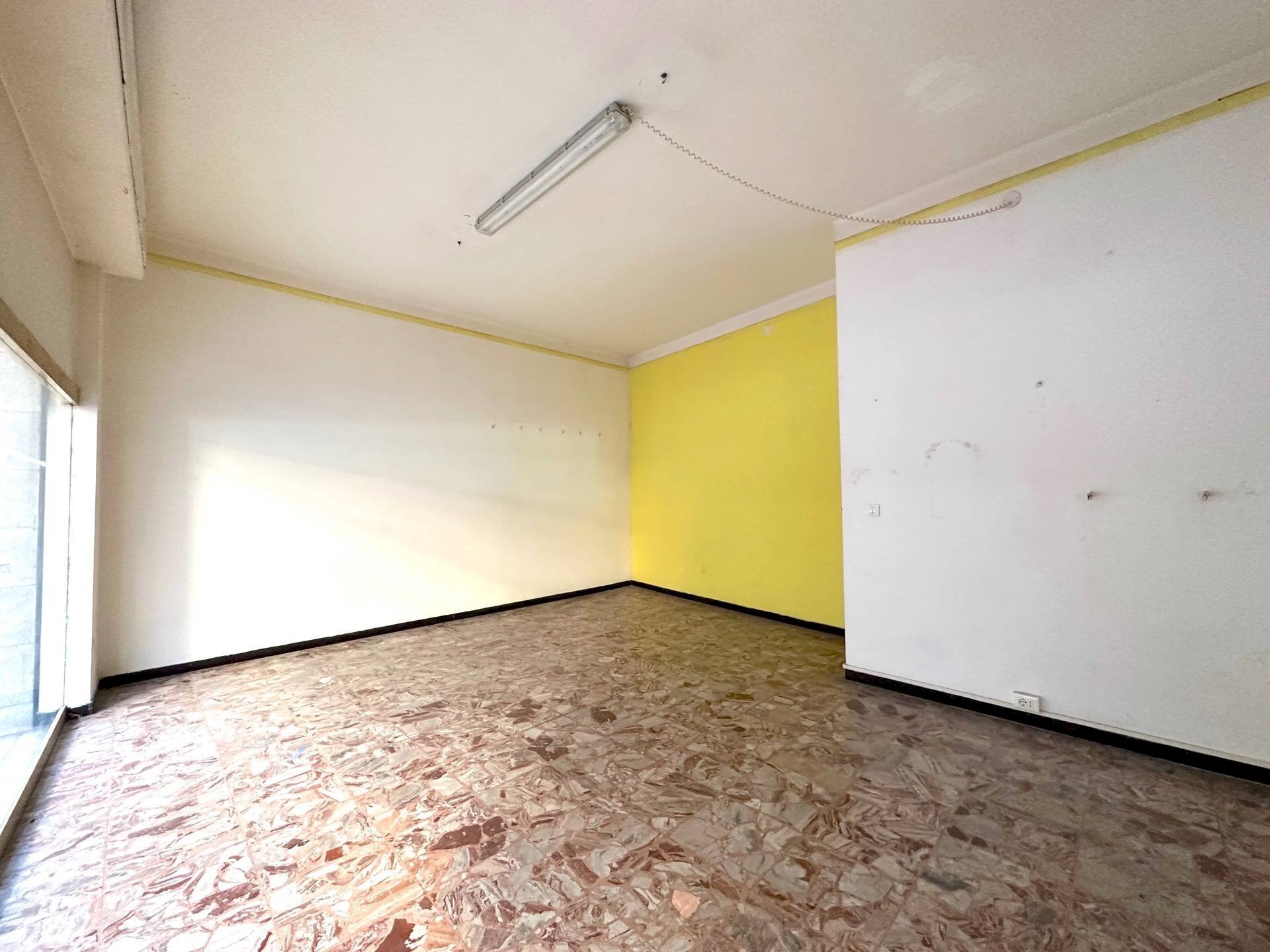 Locale Commerciale via Martiri della Libertà, Sanremo - foto 3