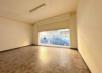 Locale Commerciale via Martiri della Libertà, Sanremo - foto 1