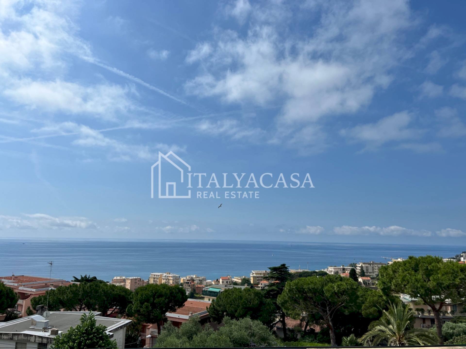 Two-room apartment Strada Solaro, Sanremo - photo 1