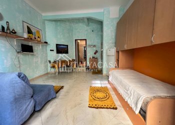 One-room apartment Corso degli Inglesi, Sanremo - photo 1