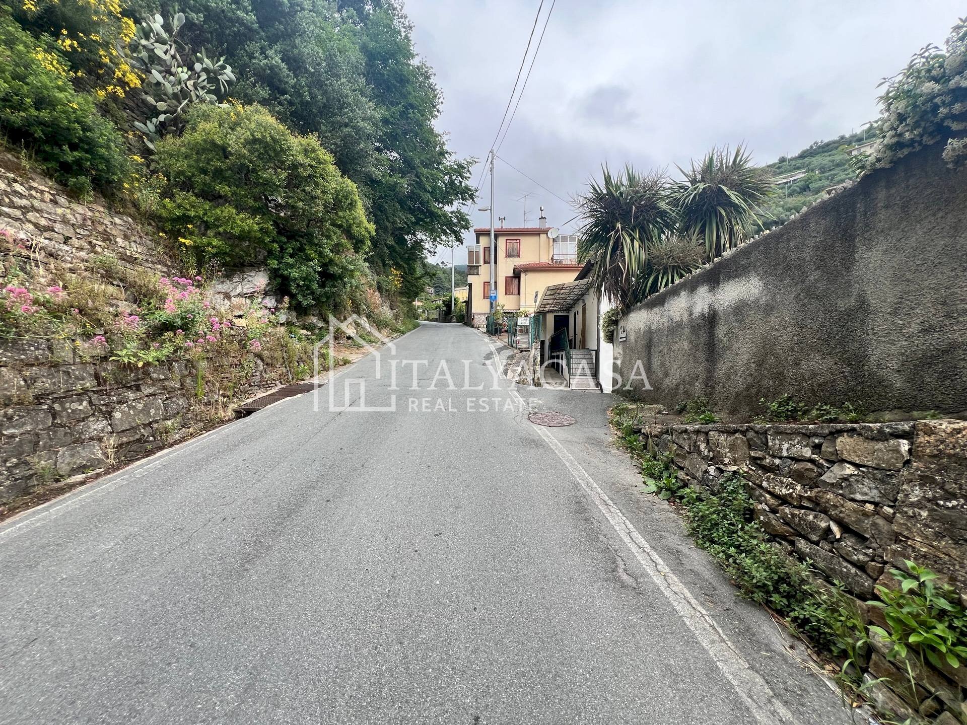 Magazzino strada modeni, Sanremo - foto 1