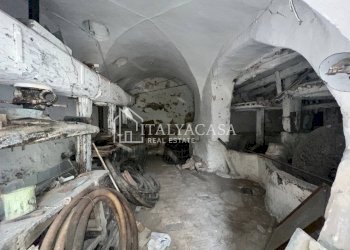 Magazzino strada modeni, Sanremo - foto 5