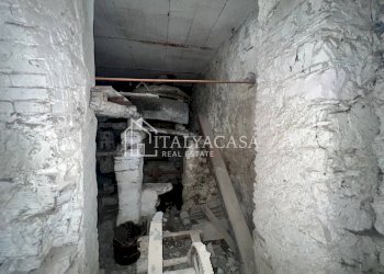 Magazzino strada modeni, Sanremo - foto 12