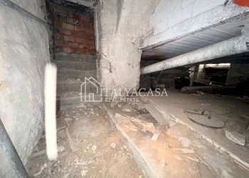 Magazzino strada modeni, Sanremo - foto 16