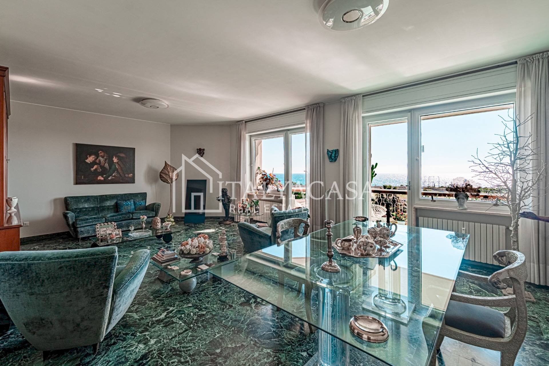 Four-room apartment Via Privata al Sole, Sanremo - photo 1