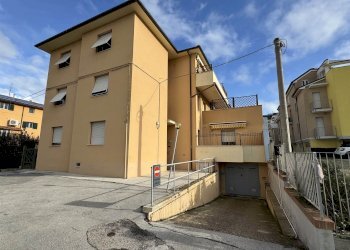 Posto Auto Via Flaminia, 260 B, Ancona (zona Torrette) - foto 2