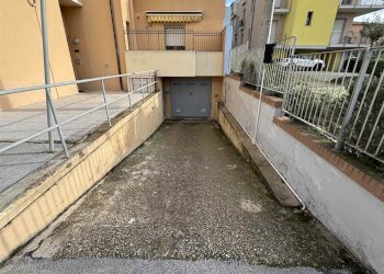 Posto Auto Via Flaminia, 260 B, Ancona (zona Torrette) - foto 3