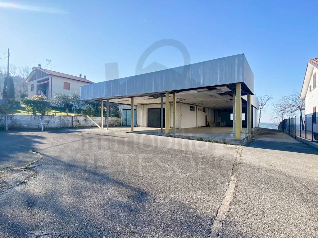 Facciata - Magazzino via Doccio, Verucchio - foto 1