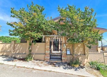 Facciata - Villa via Santo Stefano, Gabiano - foto 2