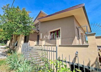 Facciata - Villa via Santo Stefano, Gabiano - foto 5