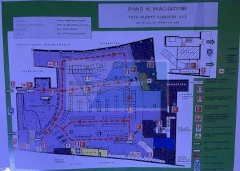 Shop Via Tevere, Siracusa - photo 12