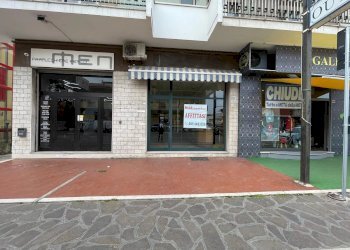 Locale Commerciale Via Corso Umberto I, Montesilvano - foto 1