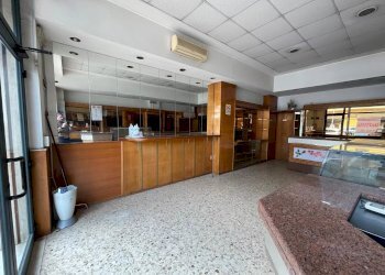 Locale Commerciale Via Corso Umberto I, Montesilvano - foto 6