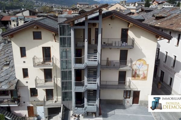 Three-room apartment via Risorgimento, Nus - photo 1