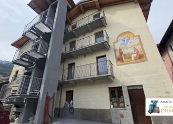 Three-room apartment via Risorgimento, Nus - photo 2