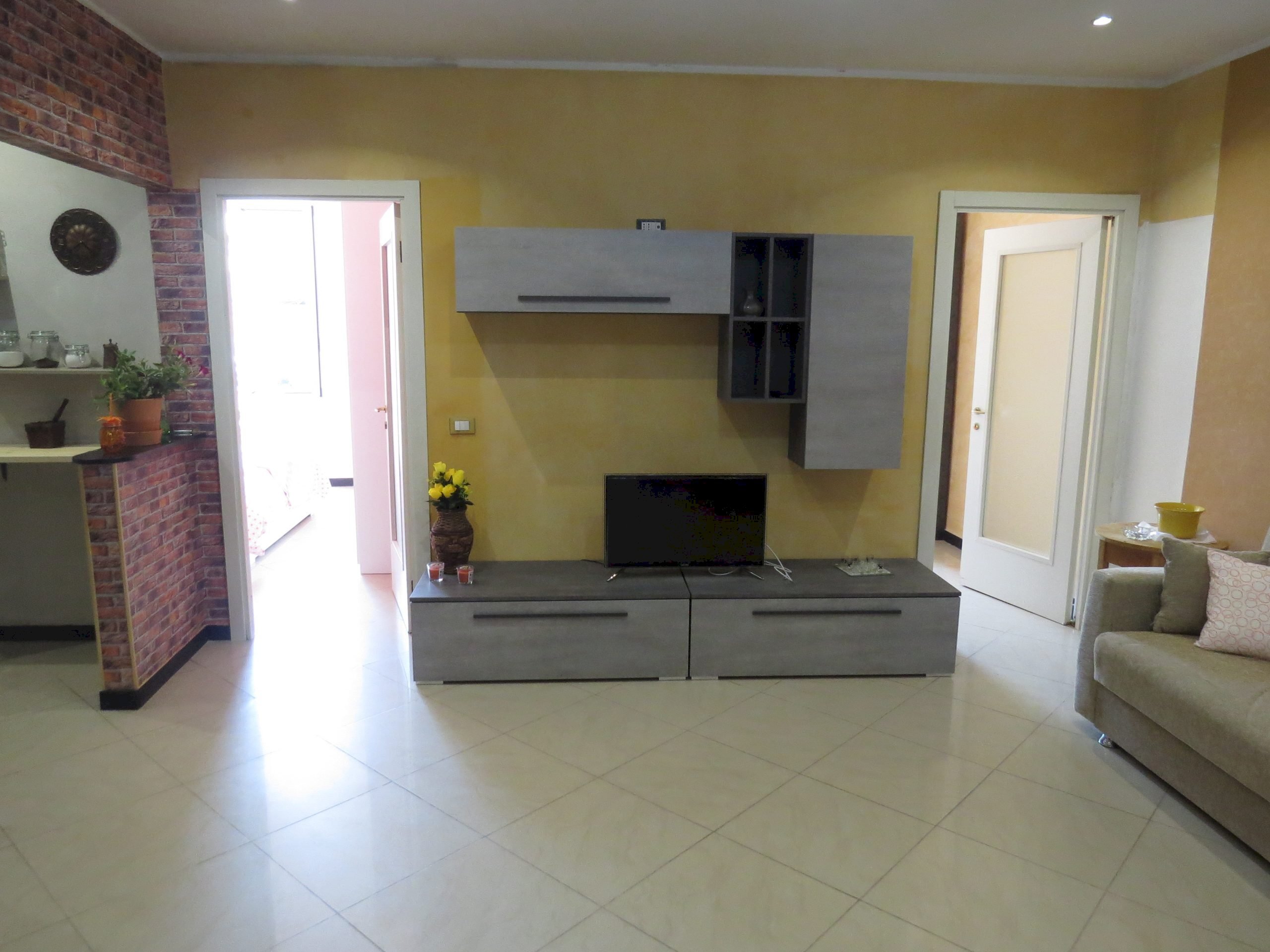Two-room apartment Via Antonio Gramsci, Sottoripa, Genova (neighborhood Centro Storico) - photo 1